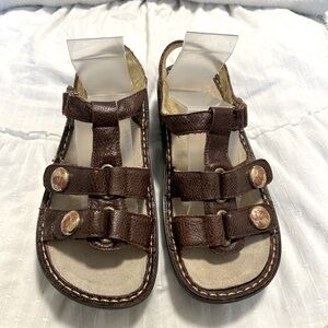 Alegría sandals